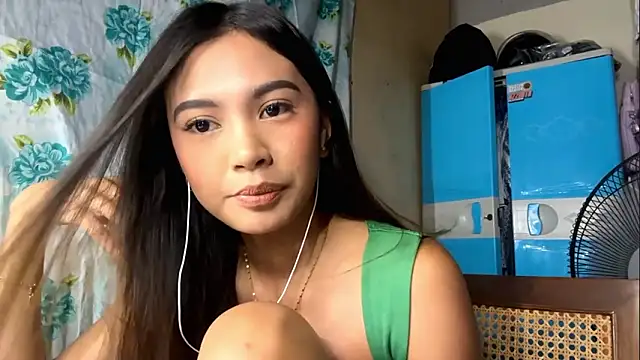 LilianBlevans online show from March 9, 4:32 pm