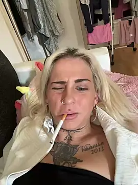 SuzieBerger online show from March 13, 11:15 am