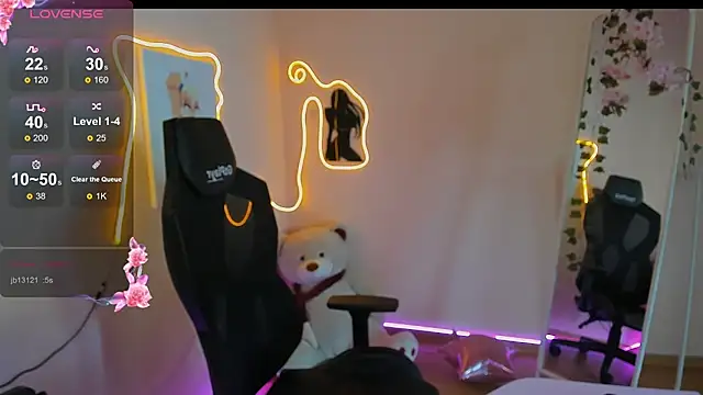 Ember Vexen online show from April 19, 8:04 am