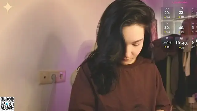 Snapshot of Luna_Moon13 chatting on May 17, 2:11 am Luna Moon13 online show from May 17, 2:11 am