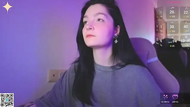 Snapshot of Luna_Moon13 chatting on May 1, 1:21 am Luna Moon13 online show from May 1, 1:21 am