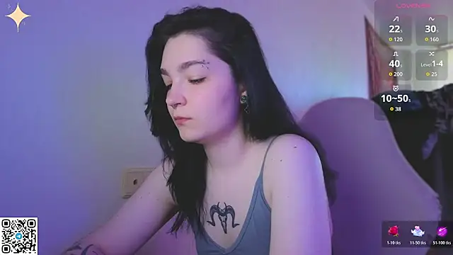 Snapshot of Luna_Moon13 chatting on June 4, 2:38 am Luna Moon13 online show from June 4, 2:38 am
