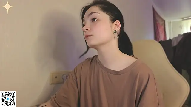 Snapshot of Luna_Moon13 chatting on May 28, 3:14 am Luna Moon13 online show from May 28, 3:14 am