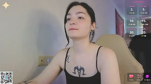 Snapshot of Luna_Moon13 chatting on July 10, 2:22 am Luna Moon13 online show from July 10, 2:22 am