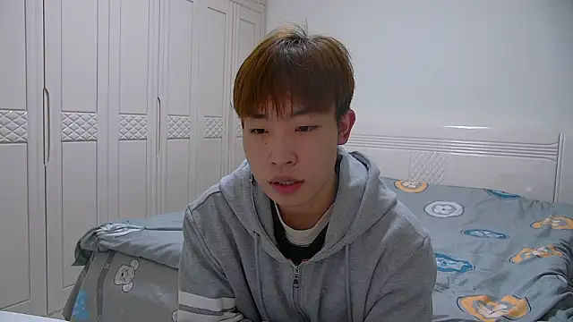 Similu-001 online show from March 7, 1:16 pm