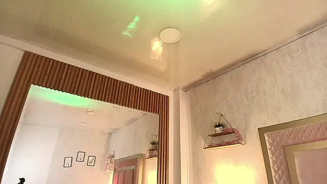 Madii  online show from April 26, 11:40 am