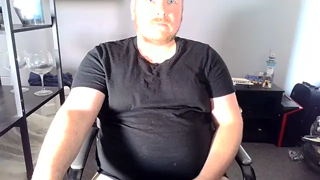 Snapshot of bshcock chatting on June 20, 12:32 pm bshcock online show from June 20, 12:32 pm