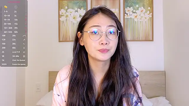 pinkyblooom online show from March 15, 9:05 am