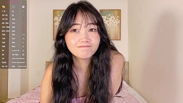 pinkyblooom online show from April 24, 9:11 am