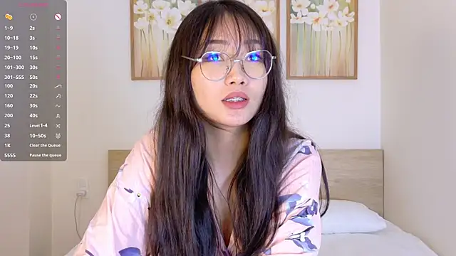 pinkyblooom online show from March 13, 9:03 am