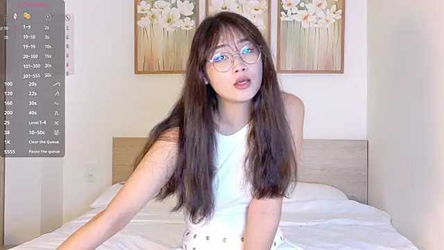 pinkyblooom online show from March 26, 9:07 am