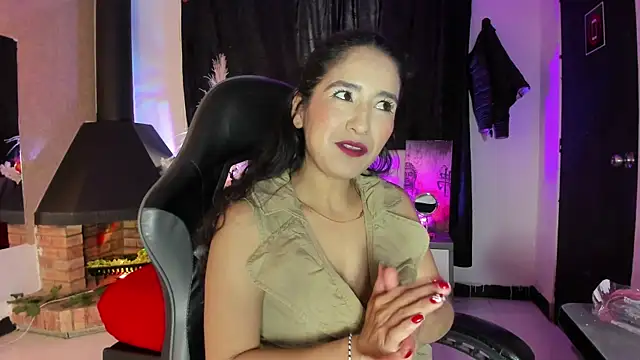 Snapshot of Vicky_Angeel chatting on May 12, 1:39 pm Vicky Angeel online show from May 12, 1:39 pm