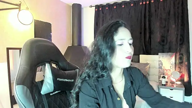 Snapshot of Vicky_Angeel chatting on May 26, 3:26 am Vicky Angeel online show from May 26, 3:26 am