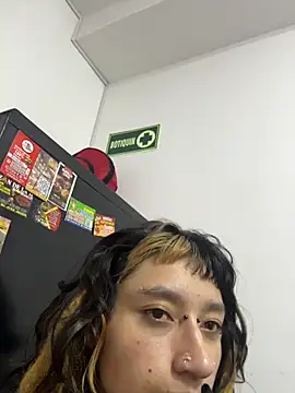 Snapshot of baby_akuma chatting on June 16, 3:50 am baby akuma online show from June 16, 3:50 am