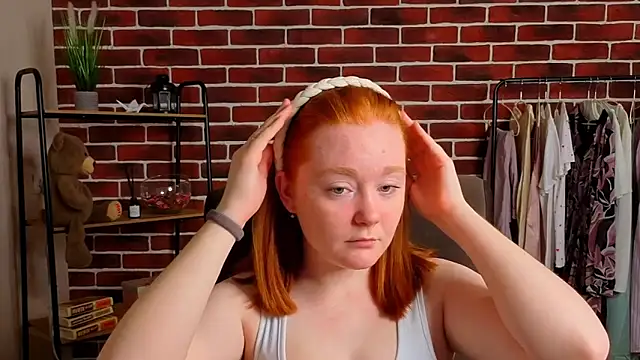 DeborahhBryan online show from March 25, 8:25 am