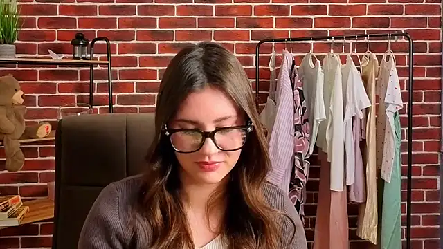 Snapshot of EllensWhite chatting on March 31, 9:33 am EllensWhite online show from March 31, 9:33 am