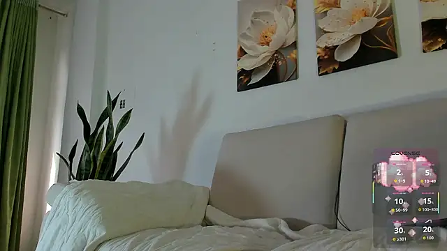 Viioletcollins online show from March 25, 1:32 pm