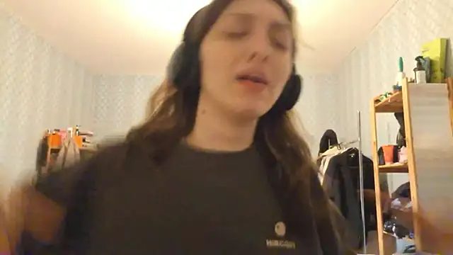 Snapshot of CindyLight chatting on March 18, 6:20 pm CindyLight online show from March 18, 6:20 pm