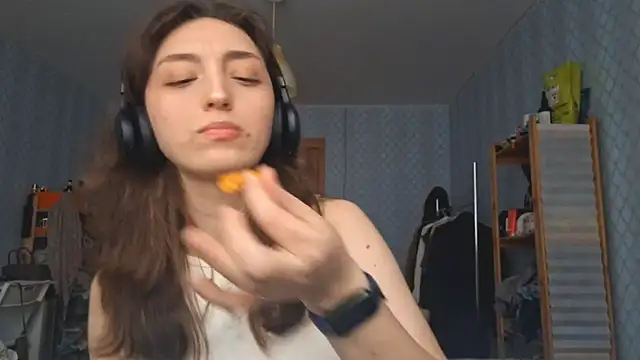 Snapshot of CindyLight chatting on March 20, 2:29 pm CindyLight online show from March 20, 2:29 pm