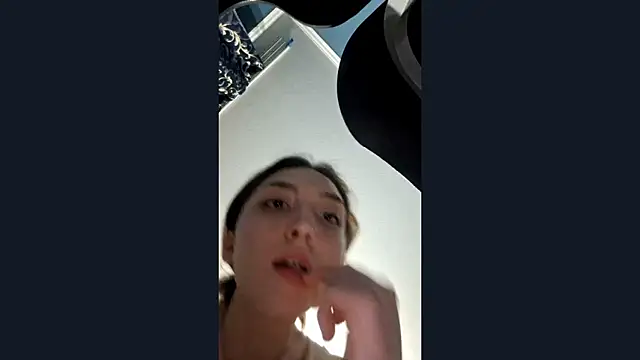 CindyLight online show from April 3, 4:57 pm
