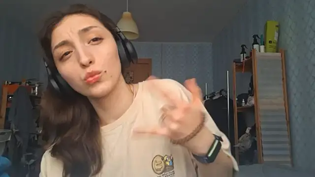 Snapshot of CindyLight chatting on March 30, 3:24 pm CindyLight online show from March 30, 3:24 pm