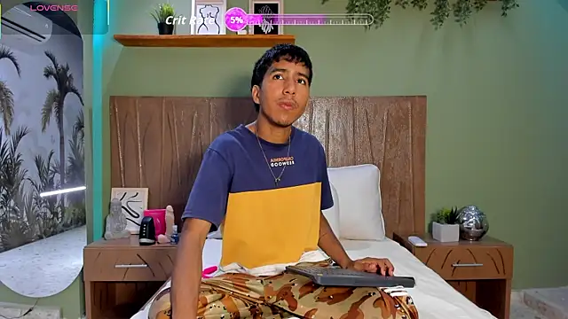Ender h0tt online show from July 8, 8:31 pm