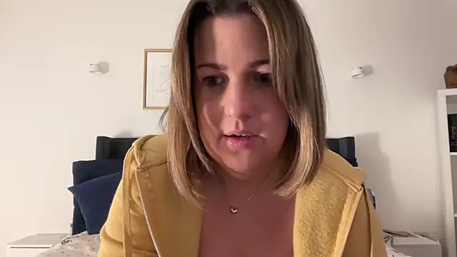 annabellewarick online show from March 7, 7:08 pm