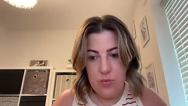 annabellewarick online show from March 24, 1:11 pm