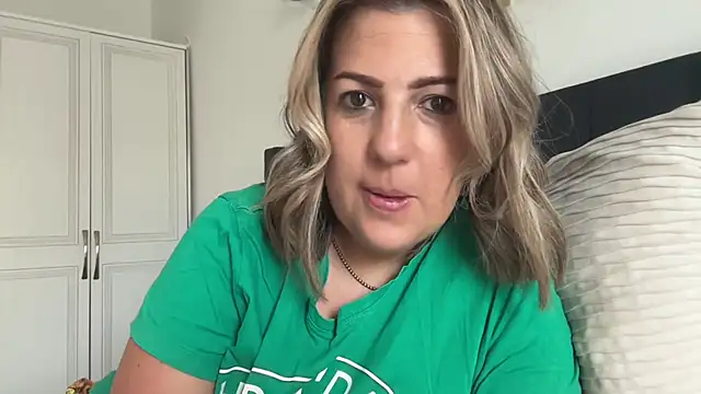 annabellewarick online show from July 4, 7:15 am