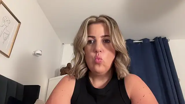 annabellewarick online show from May 25, 8:51 pm