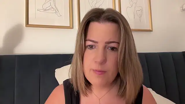 annabellewarick online show from May 17, 9:04 pm
