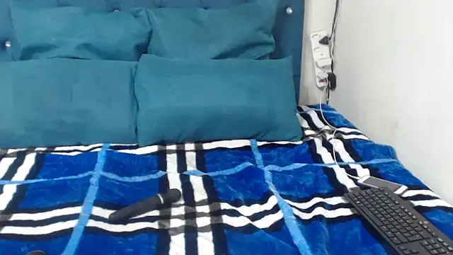 CuteBubbles13th online show from April 2, 9:54 pm