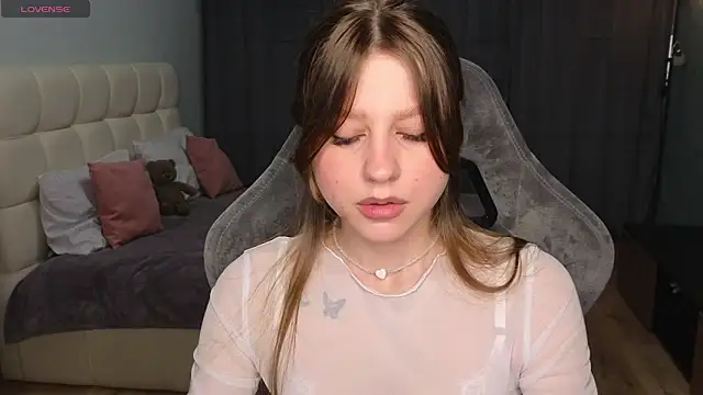 Kristy Bell1 online show from April 22, 10:05 pm