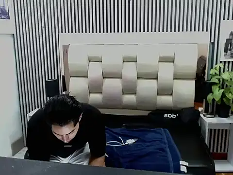 Alex Wolft online show from May 4, 11:57 am