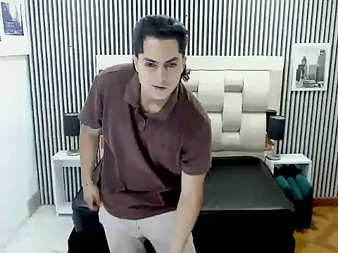 Alex Wolft online show from May 15, 1:31 pm