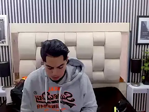 Alex Wolft online show from April 3, 1:34 am