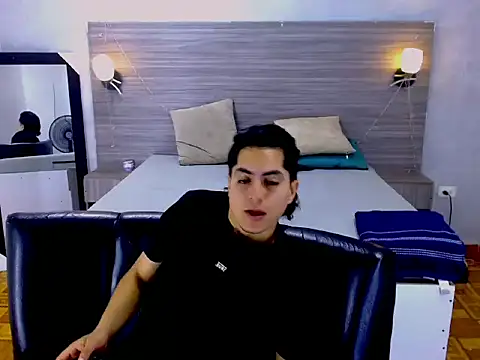 Alex Wolft online show from March 28, 2:56 am