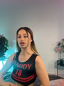 ScarletFlameee online show from May 2, 6:07 am