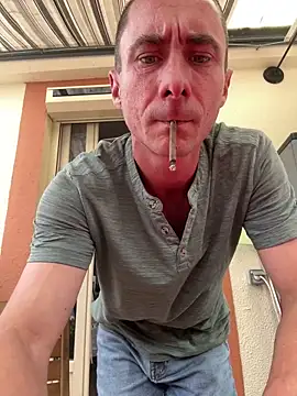 Snapshot of johnsex1989 chatting on May 31, 2:12 pm johnsex1989 online show from May 31, 2:12 pm