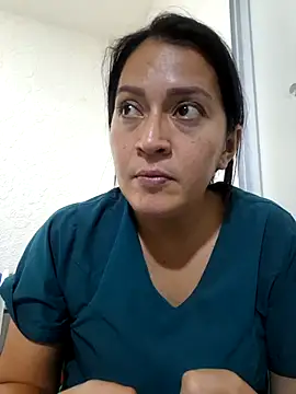 Snapshot of Dr_Edna_naughty chatting on July 5, 1:32 am Dr Edna naughty online show from July 5, 1:32 am