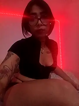 Elizabethvelvet online show from April 24, 1:18 am