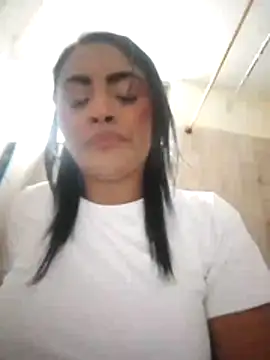 EstrellaSmmith online show from May 14, 9:01 pm