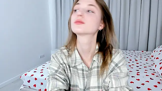 ErinnPieloch online show from March 15, 7:43 pm