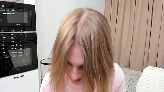 ErinnPieloch online show from March 25, 8:52 pm