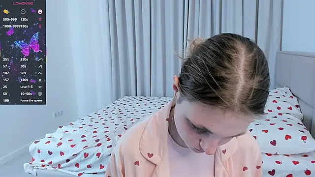 ErinnPieloch online show from April 8, 7:26 pm