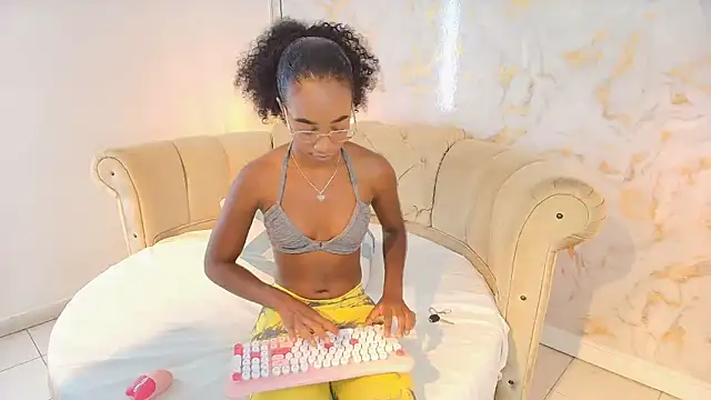 brianaduque online show from April 2, 9:10 pm