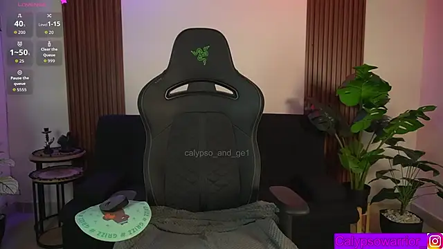 Snapshot of calypso_and_g2 chatting on March 20, 12:00 am calypso and g2 online show from March 20, 12:00 am