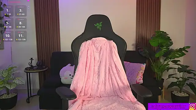 Snapshot of calypso_and_g2 chatting on March 22, 2:04 am calypso and g2 online show from March 22, 2:04 am