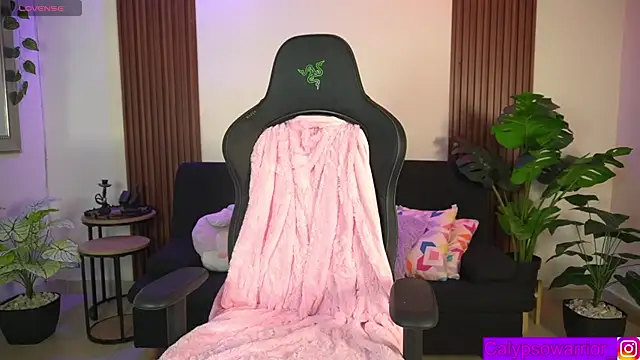 Snapshot of calypso_and_g2 chatting on March 22, 10:00 pm calypso and g2 online show from March 22, 10:00 pm