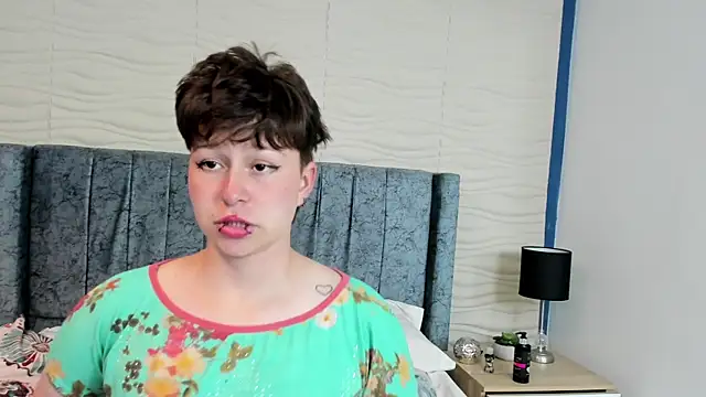 yuya style online show from April 21, 1:42 am